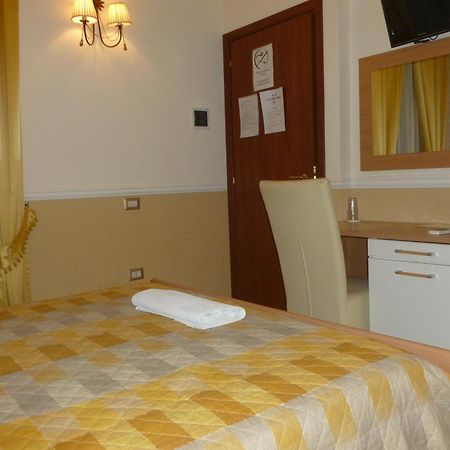 Bed and Breakfast Olimpo degli Dei Napoli Camera foto