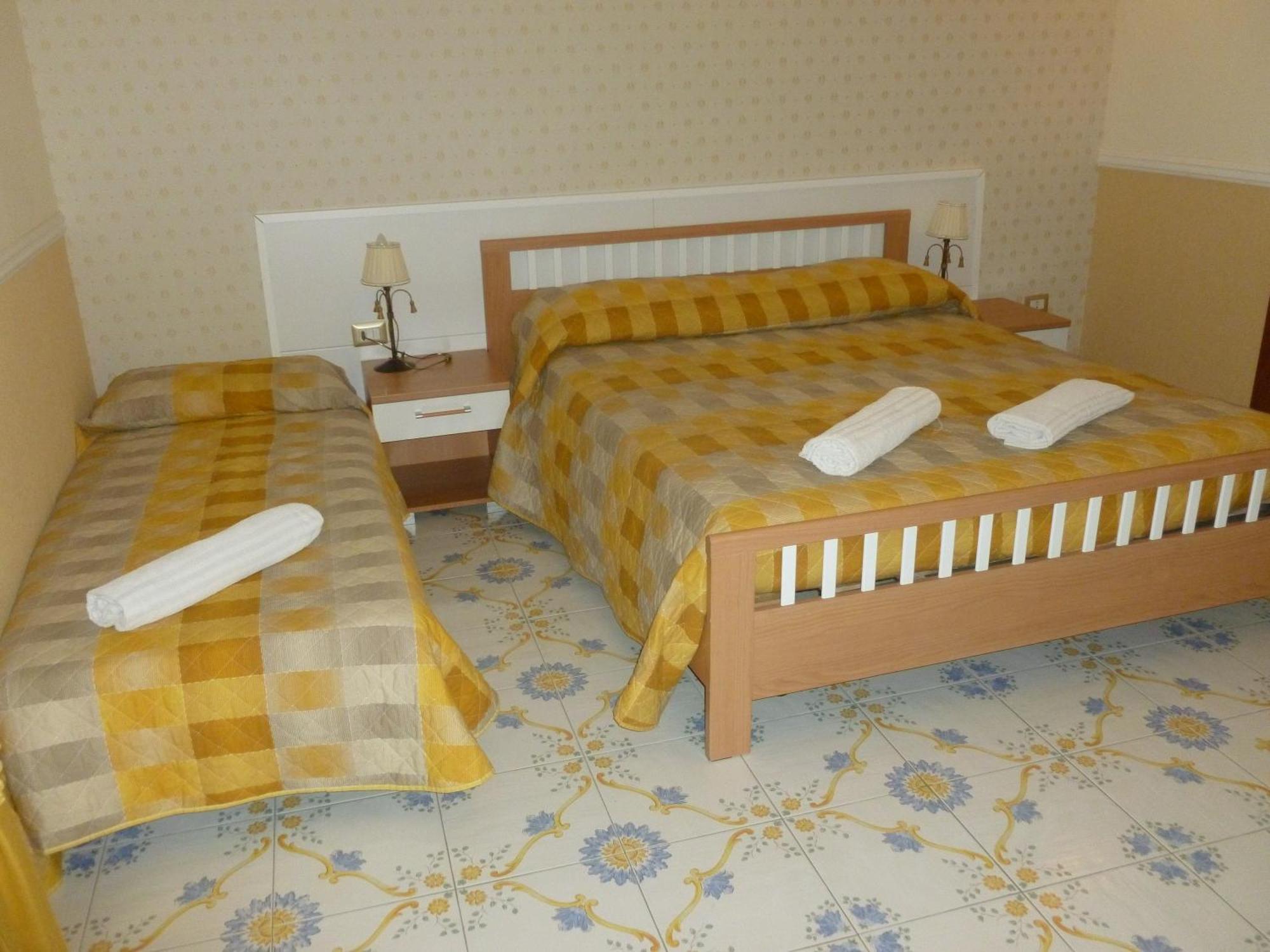 Bed and Breakfast Olimpo degli Dei Napoli Camera foto